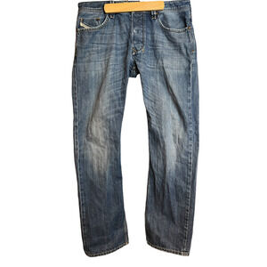 Diesel Industry Denim Division / Larkee Jeans Regular Straight Low Waist Jean